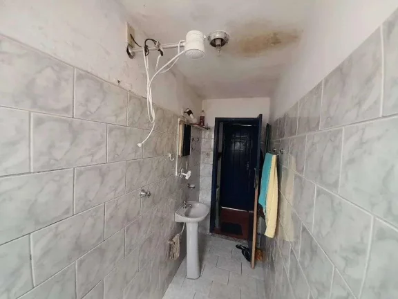 Imagem Casa à venda em Barbacena, Centro, com 2 quartos, 140m2