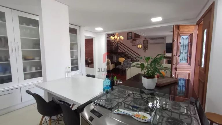 Casa com 4 Quartos à Venda, 198 m² em Jardim Planalto - Porto Alegre