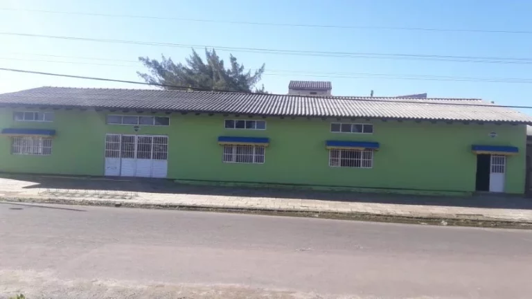 Imagem Prédio comercial de esquina com 375m², Centro / Cidreira
