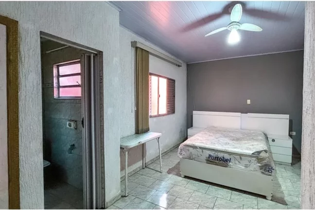 Imagem Casa a venda com 3 dormitórios em Condomínio Fechado no Jaraguá com Suíte Privativa e Área Externa Versátil