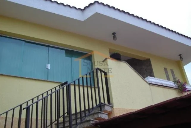 Imagem Sobrado á venda, com 320 m² de área útil. 
O imóvel conta com 3 dormitórios, sendo 1 suite, am...