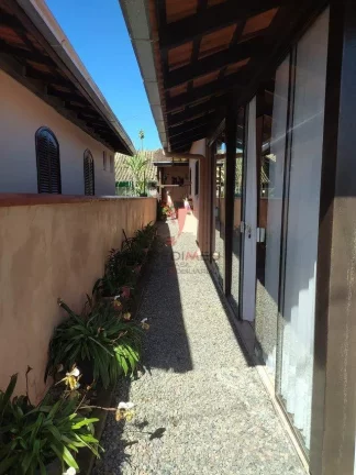 Imagem Casa na Praia em Penha, Santa Catarina, lote 295 mts, edicula, 2 Vagas de Garagem