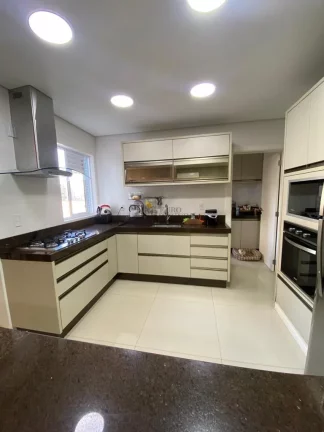 Imagem Apartamento com 3 suítes à venda no Centro de Balneário Camboriú/SC