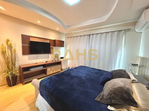 Imagem Ótima casa averbada localizada no bairro Floresta em Joinville, próximo a rua Farroupilha. Conta c...