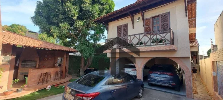 Casa com 4 Quartos à Venda, 246 m² em Boa Viagem - Recife