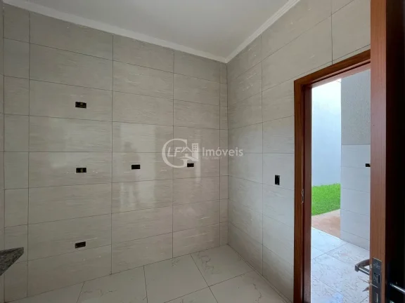 Imagem Ampla casa nova - 1 suíte e 2 quartos