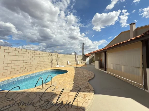Casa à Venda em Valinhos-SP, Loteamento Nova Espírito Santo: 3 Quartos, 2 Salas, 3 Banheiros, 2 Vagas, 259,70m²!