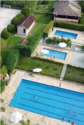 Imagem Maravilhosa Casa de Campo em Condomínio Resort Fazenda - Piscinas, 3 quartos sendo 2 suites em Piraquara