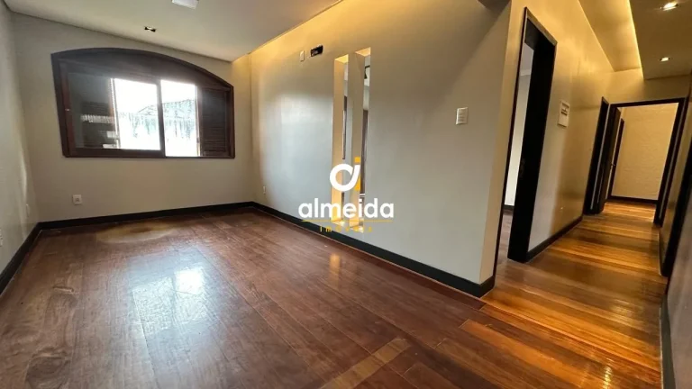 Imagem Casa 3 dormitórios à venda Nossa Senhora de Lourdes Santa Maria/RS