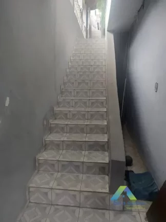 Imagem Sobrado com 309M². 04 quartos e 02 vagas a venda R$ 600 - cidade Domitila -sp