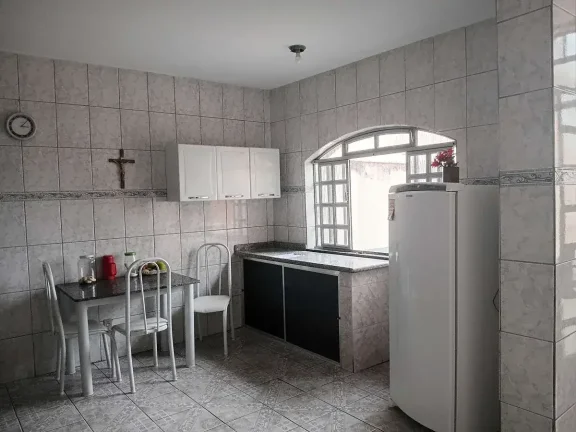Imagem Casa à venda em Barbacena, Centro, com 3 quartos, 115m2