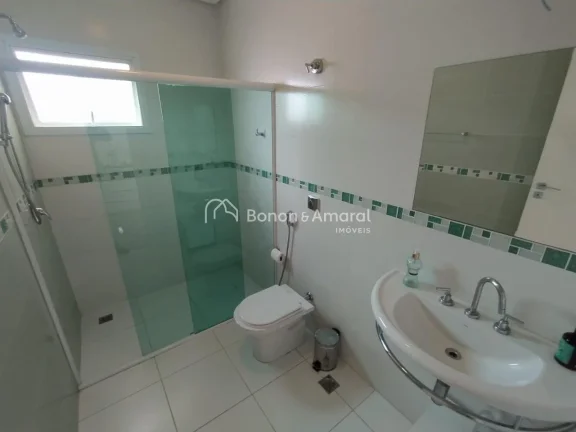 Imagem Casa com 215 m² de área construída em terreno de 300 m². O imóvel conta com living integrado em...