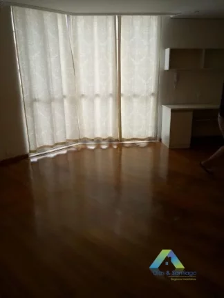 Imagem Apto duplex à 200 metros do metro Conceição 138 metros quadrados distribuídos em dois pisos Dois quartos com armários planejados Dois banheiros .
