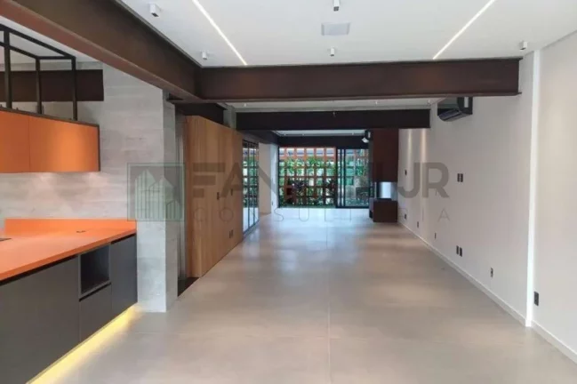 Imagem Casa de Alto Padrão no Jardim Paulista: 5 Quartos, 5 Suítes, 4 Salas, 6 Banheiros, 4 Vagas, 450 m² - São Paulo-SP