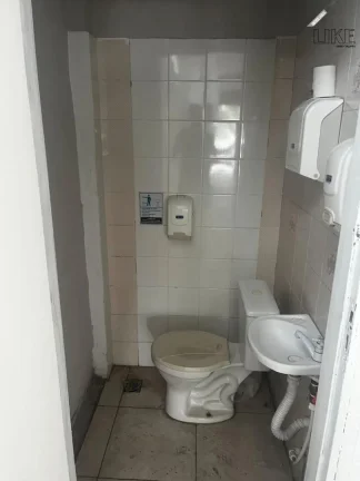 Imagem Ponto Comercial e 3 banheiros para Alugar, 130 m² por R$ 3.300/Mês