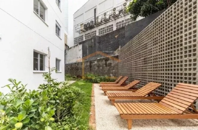 Imagem Apartamento com 1 dormitório, cozinha, banheiro, 26m².

Condomínio com lavanderia, salão de fest...