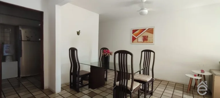 Imagem Apartamento á venda na Jatiúca, 3/4, 2 suites, 200m da praia, 100m2 ótimo local