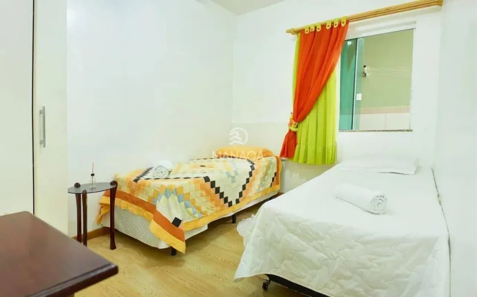 Imagem Casa alto padrão, beira mar, com 340m², 5 quartos com suíte em Balneário Piçarras - SC