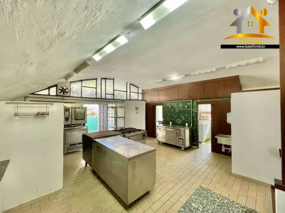 Imagem Casa à venda com arquitetura brasileira, na Granja Viana, Cotia - SP | Batelli Imóveis