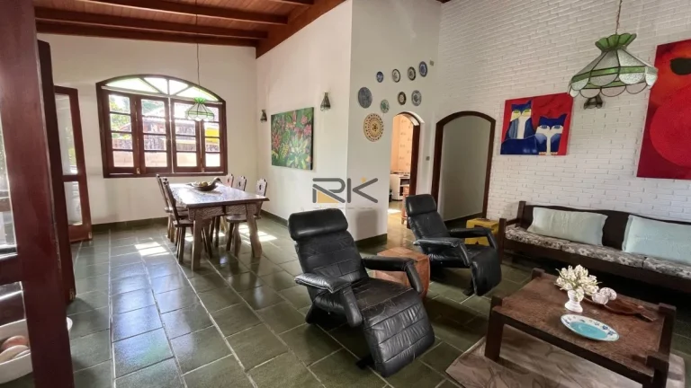 Imagem CASA EM CONDOMINIO FECHADO COM 3 DORMITÓRIOS,2 VAGAS DE GARAGEM,SALA 2 AMBIENTES