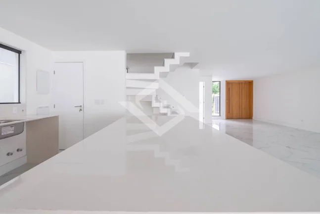 Imagem Casa Duplex 4 Suítes e 317m² no Recreio dos Bandeirantes |