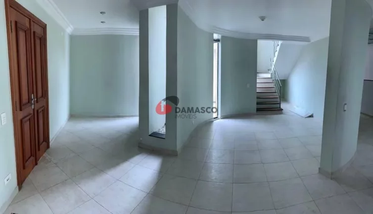 Imagem Sobrado à venda 3 Quartos, 1 Suite, 5 Vagas, Jardim São Caetano, São Caetano do Sul - SP