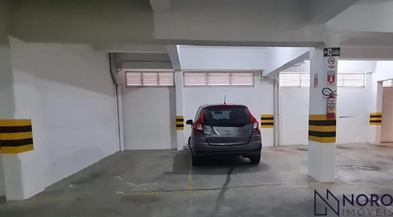 Imagem Apartamento Semi Mobiliado de 3 Dormitórios com Suíte e 2 Garagens no Bairro Men