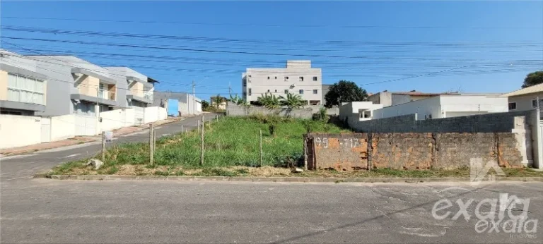 Imagem lote em jacaraipe, bairro castelandia, de esquina medindo 10x30, escriturado e registrado, pronto pra financiamento ou pagamento a vista