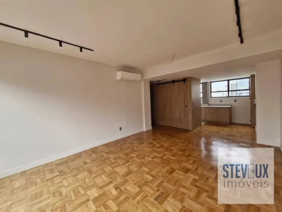 Imagem Apartamento reformado com 3 dormitórios e vaga fixa