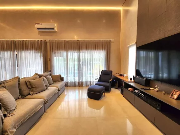 Imagem Cond Alphaville Granja Viana - Moderna, 3 suítes, gourmet e piscina!