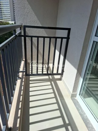 Imagem Apartamento moderno e aconchegante, situado em andar alto com vista para uma rua tranquila. Possui u...