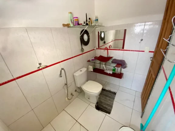 Imagem Casa com 3 suítes , com ótimo preço , disponível para venda em Manaus
