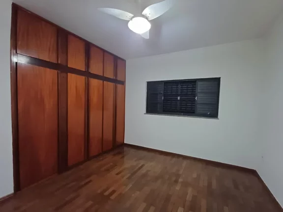 Imagem Casa de vila para venda em São Joaquim com 3 quartos, sendo 1 suíte, 191m2