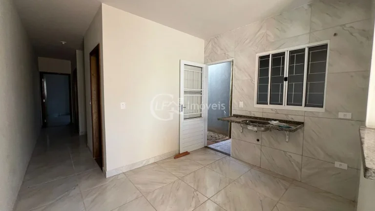 Imagem Excelente oportunidade! Casa à venda em Campo Grande-MS, bairro Jardim Carioca: 2 quartos, 1 sala, 1 banheiro, 2 vagas de garagem, 60,00 m².