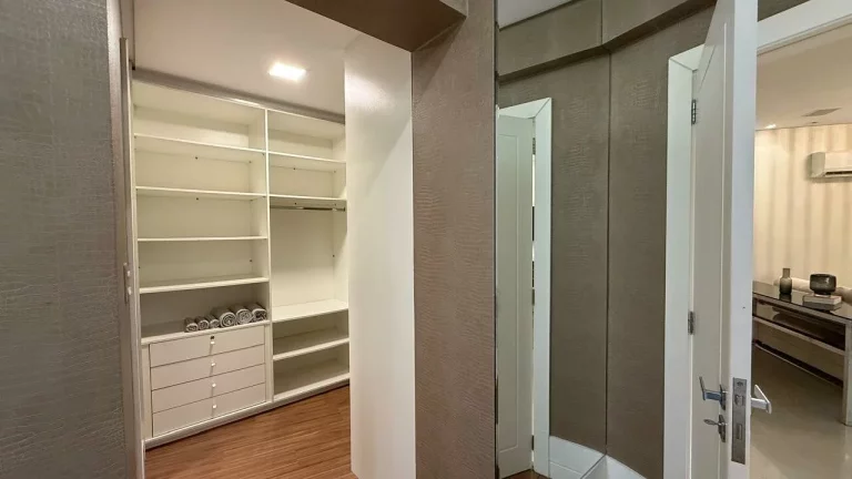 Imagem Cobertura com 4 dormitórios à venda sendo 4 suítes, 300 m² por - R$ 9.500.000,00 - Barra Sul - Bal. Camboriú/SC