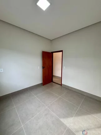 Imagem Casa à Venda no Afonso Queiroz em Patos de Minas – 3 Quartos, Suíte, Churrasqueira e Mais
