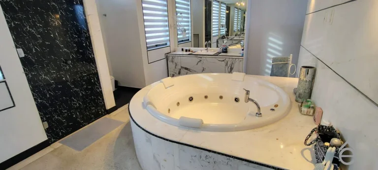 Imagem Casa alto padrão, vista mar espetacular, 1105,28m2, Condomínio Horizonte Fênix