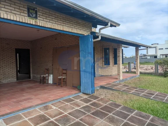 Imagem Casa á venda com 3 dormitórios na Bela Torres em Passo de Torres/SC