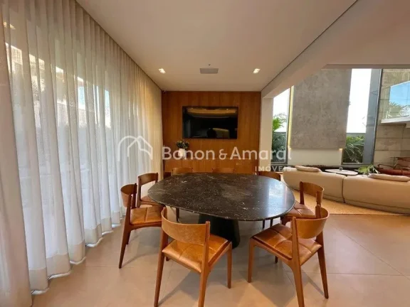Imagem Magnífica e espaçosa casa à venda, com área construída de 360 m². A residência possui living ...