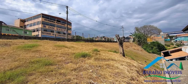 Imagem Oportunidade Única: Terreno Comercial em Avenida de Grande Fluxo!