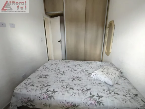 Imagem Casa em Condomínio para Locação em Praia Grande-SP no Bairro Sítio do Campo: 2 Quartos, 1 Sala, 1 Banheiro e 1 Vaga de Garagem!