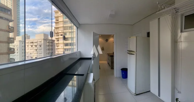 Imagem Apartamento com 4 quartos e 5 banheiros à venda, 233 m² por R$ 1.850.000