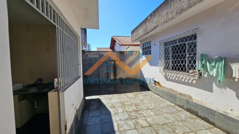 Imagem Casa térrea de 3 quartos e 2 vagas no Imbaúbas em Ipatinga Viva na área mais valorizada do bairro Imbaúbas em Ipatinga, pertinho do Coelho Diniz, Sesi e Aapi. Possui - Sala tv; - Sala de jantar; - C