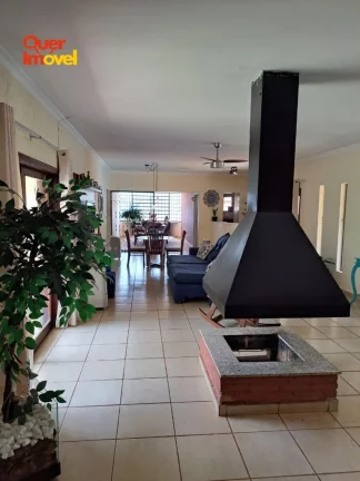 Imagem Casa à venda no Jardim Recreio, Ribeirão Preto-SP: 3 quartos, 3 suítes, 5 salas, 4 banheiros, 5 vagas, 450m². Quer Imóvel Negócios Imobiliários.