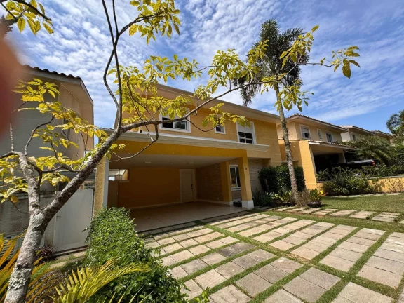 Imagem Casa com 4 suítes ao lado do Shopping da Granja Viana