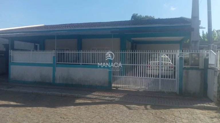 Imagem Casa ampla de alvenaria com ponto comercial ramo Oficina Mecânica