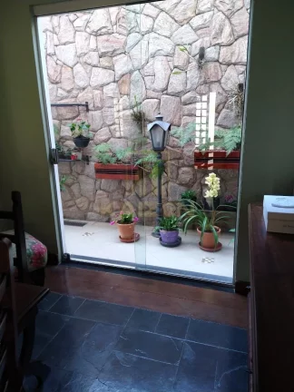 Imagem Casa com Edicula Sobradada Vista Verde