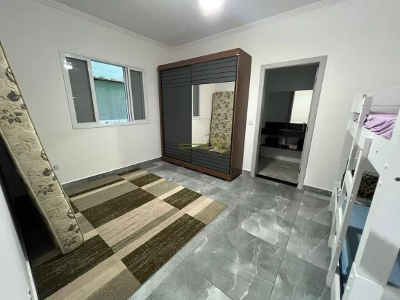 Imagem Casa novíssima térrea, 100 metros da praia, piscina e lavabo