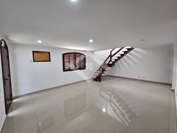 Imagem Casa em Condomínio Fechado na Barra da Tijuca: 4 Quartos, 300 m²