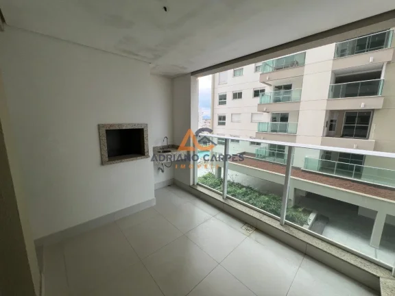 Imagem Summer Home Clube, Apartamento 02 quartos sendo 01 suíte na Praia de Itacolomi, norte de Piçarras. Adriano Carpes Imóveis Vende